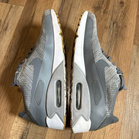 Athletic_Shoes